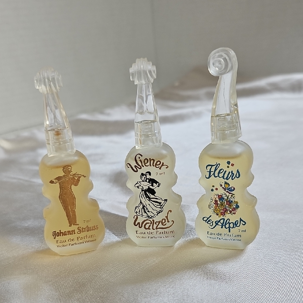 COFFRET " PARFUMS de VIENBE PERFUME SET OF 3 VIOLIN SHAPED COLLECTION: NO BOX